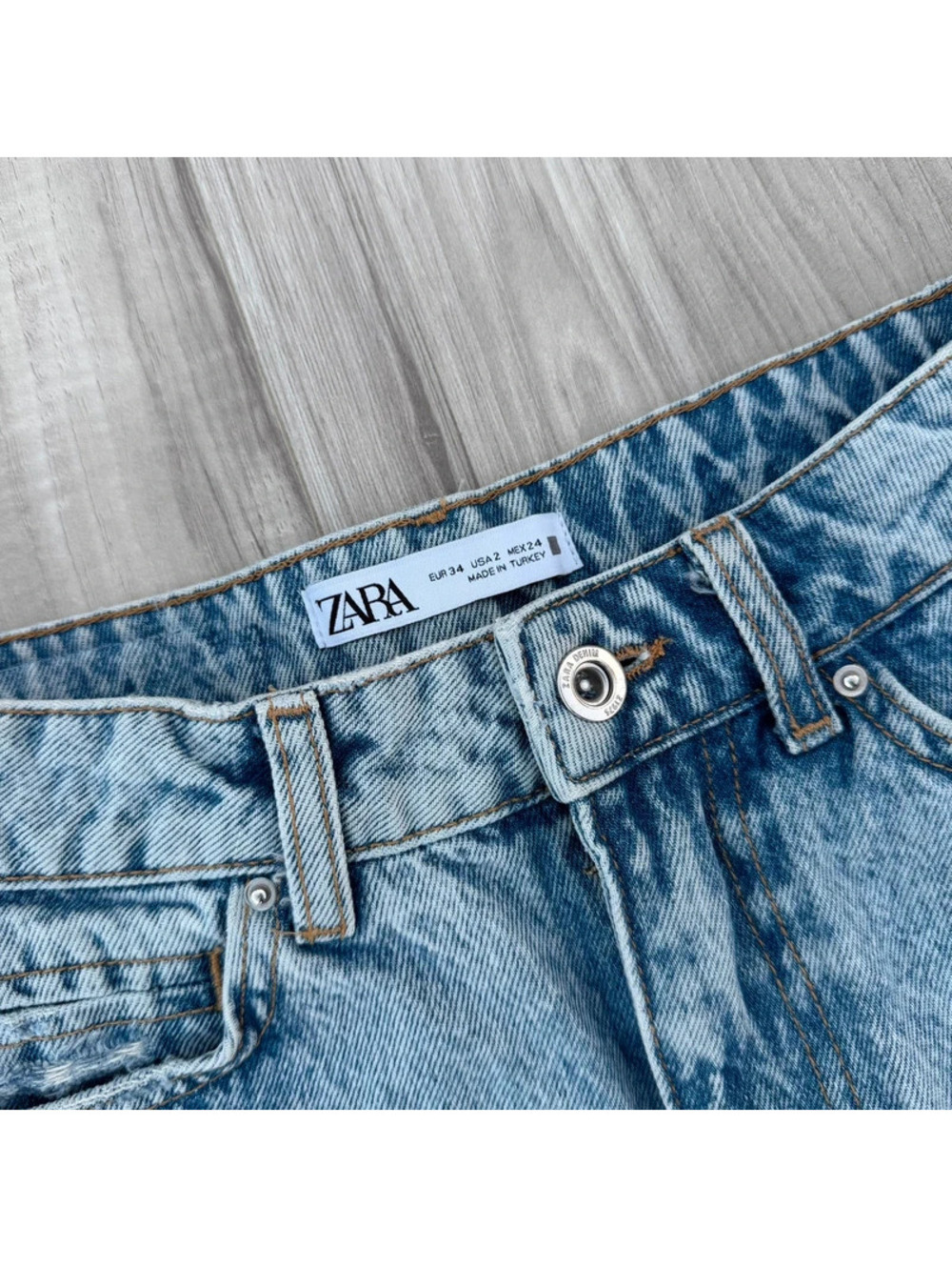 Zara high-rise distressed denim shorts - Picture 2 of 6